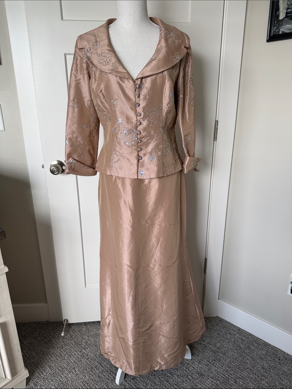 Women's Embroidered Satin Jacket and Maxi Satin Skirt - Size 8